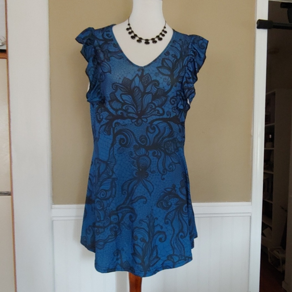 NWT BLUE & BLACK FLORAL FLUTTER-SLEEVE TUNIC